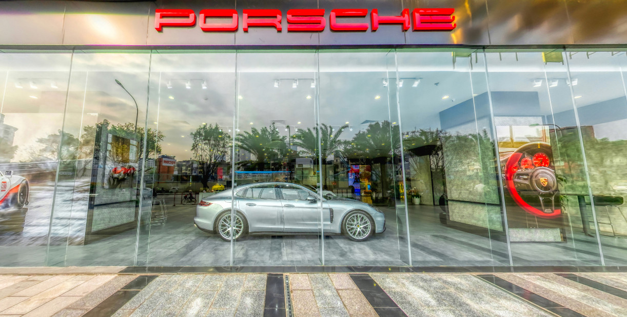 Tìm hiểu VR Tour showroom ô tô Porsche